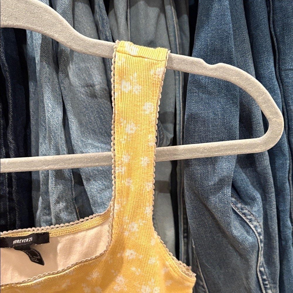 Forever 21 Yellow Floral Ribbed Crop Tank Top – Size M - Picture 5 of 5